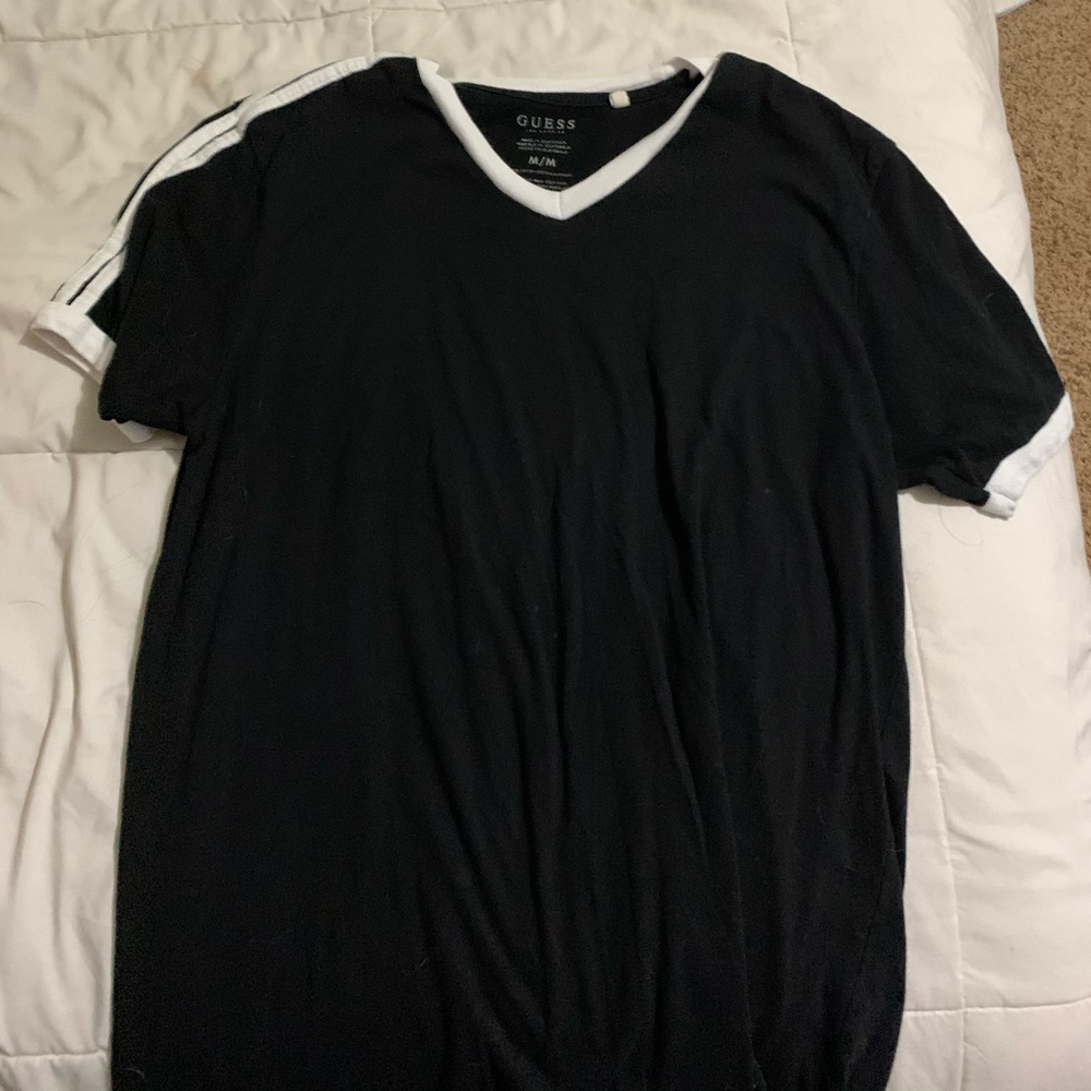 black guess tee